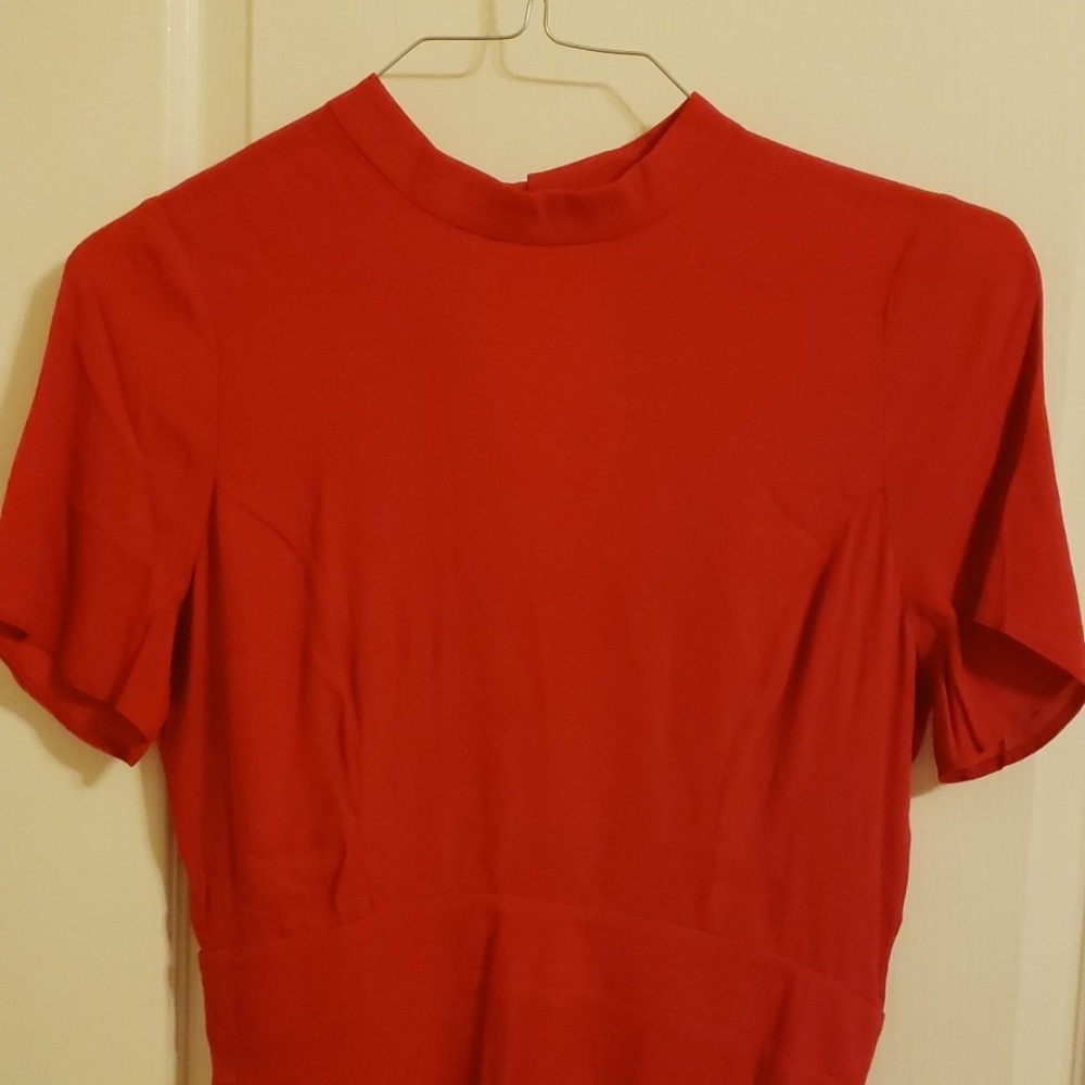 Mini Tea Dress With Open Back - Picture 6 of 8